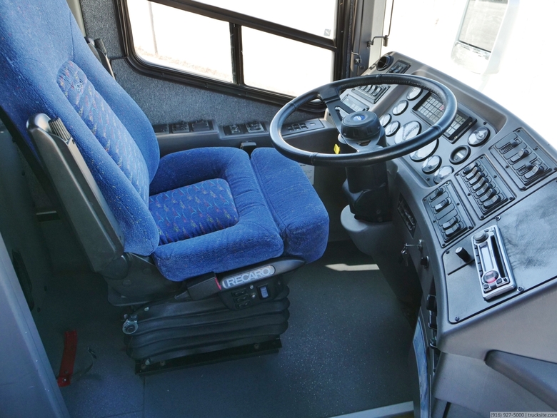 2005 Blue Bird Express 4500 48 Passenger Coach Bus