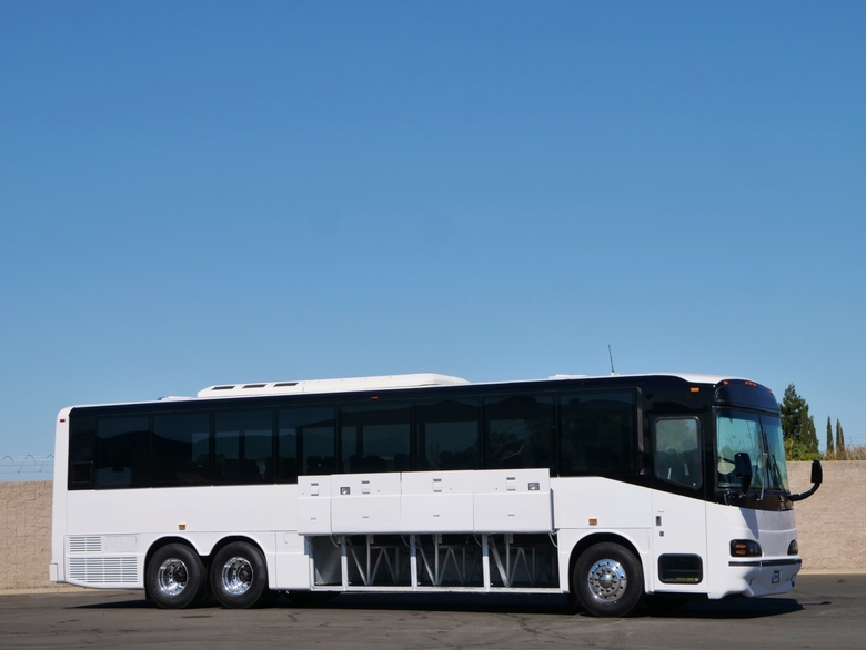 2005 Blue Bird Express 4500 48 Passenger Coach Bus
