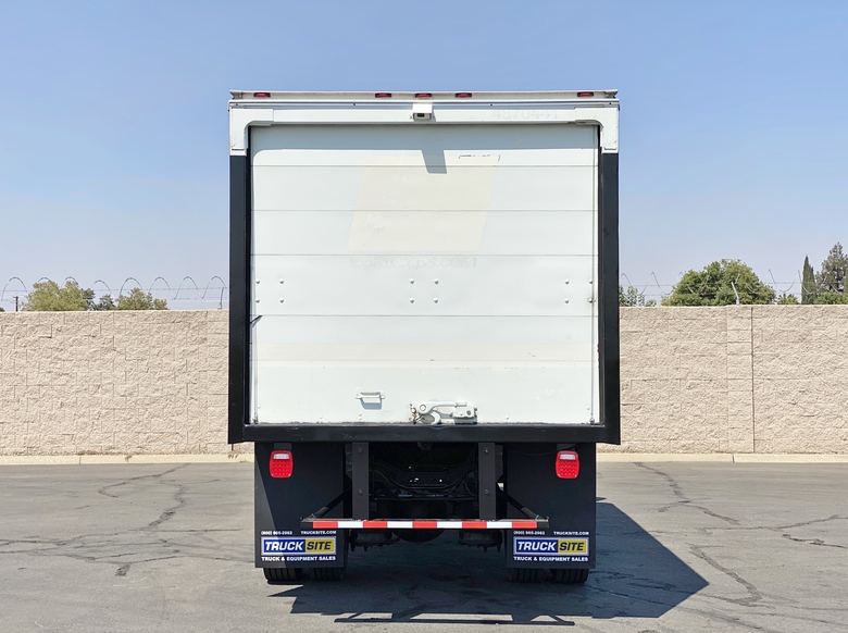2005 International 4400 Utilimaster 17' Box Truck