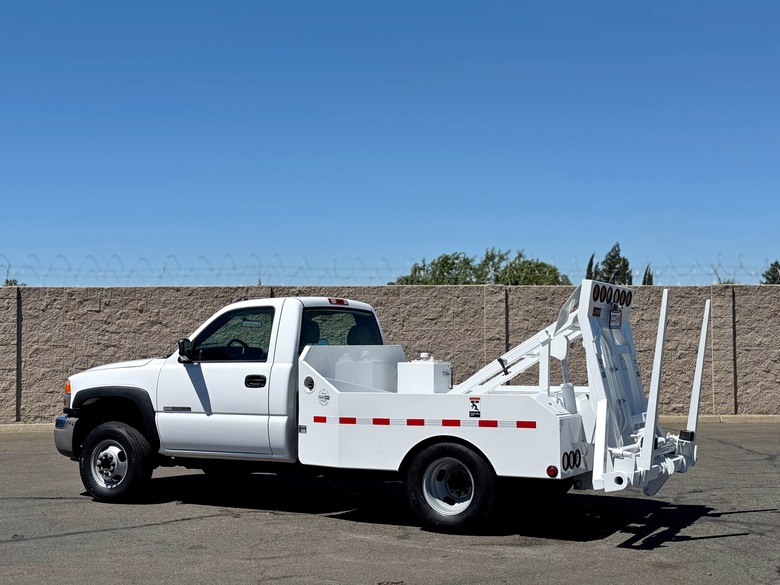 2005 GMC Amrep CDU Container Delivery