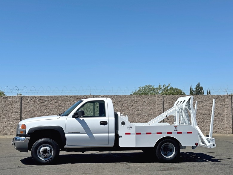 2005 GMC Amrep CDU Container Delivery