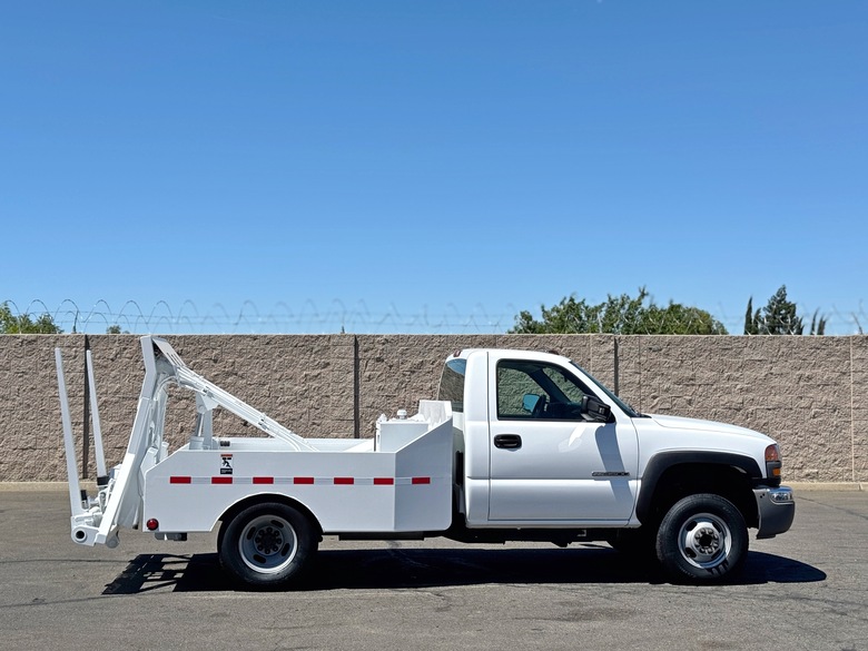 2005 GMC Amrep CDU Container Delivery