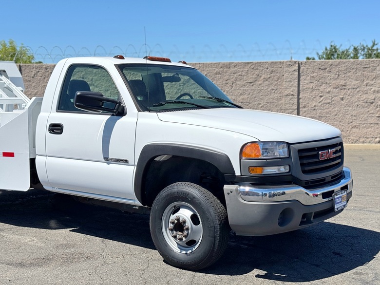 2005 GMC Amrep CDU Container Delivery