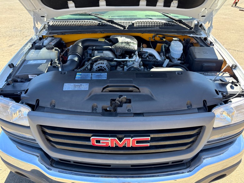 2005 GMC Amrep CDU Container Delivery