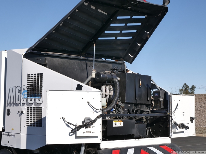 2006 Sterling Schwarze M6000 LPG Propane Broom Sweeper