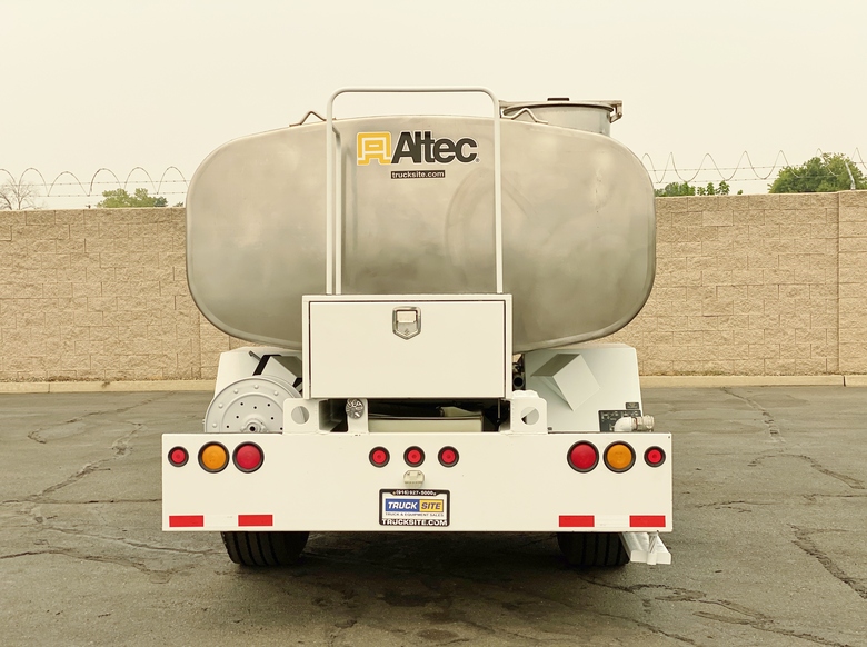 2006 Altec HLIW-1600T Hotline Insulator Washer Trailer