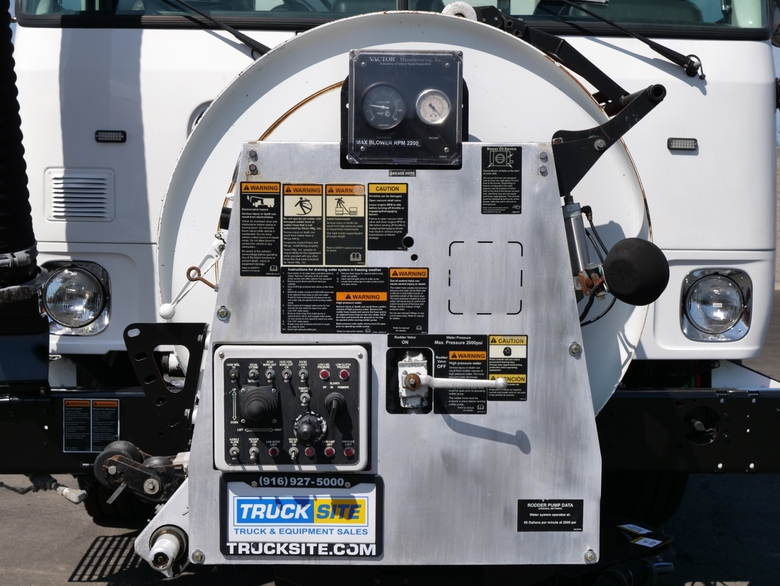 2007 Autocar Vactor 2110 PD CNG Sewer Truck