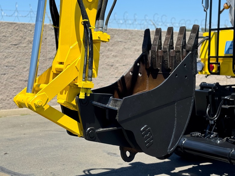 2007 Geismar KGT 220 4RS Hi-Rail Loader Excavator