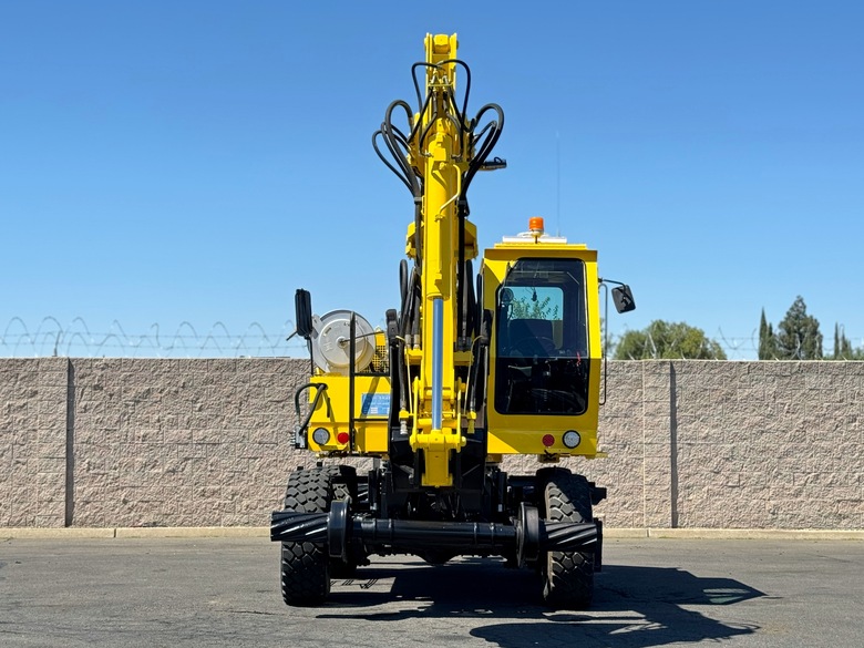 2007 Geismar KGT 220 4RS Hi-Rail Loader Excavator