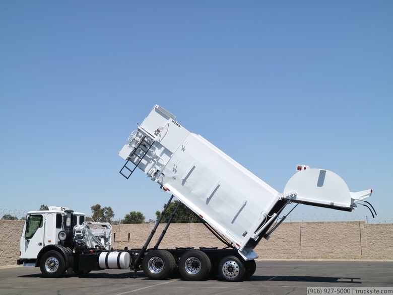 2007 American LaFrance Wayne Curbtender Side Loader