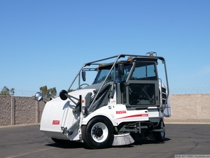 2008 Elgin Pelican P 3 Wheel Broom Sweeper