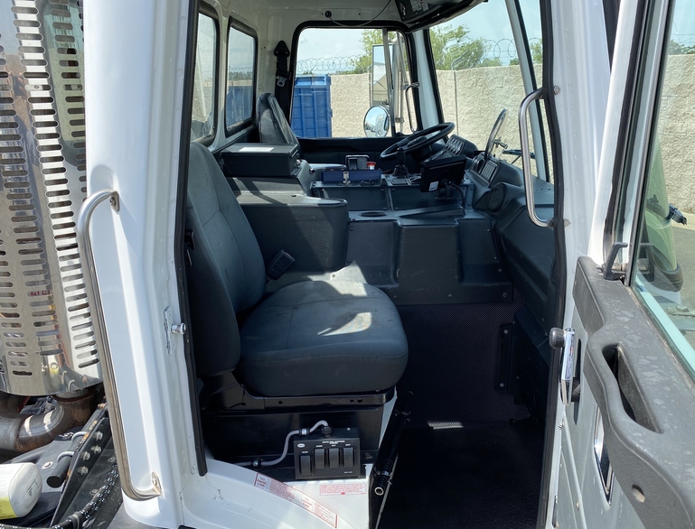 2008 Autocar Heil Rapid Rail 30 Yard Side Loader Garbage Truck