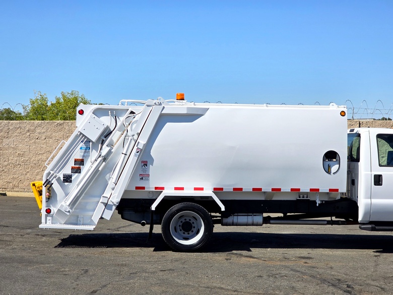 2008 Ford F550 New Way 8 Yard Rear Load Garbage Truck