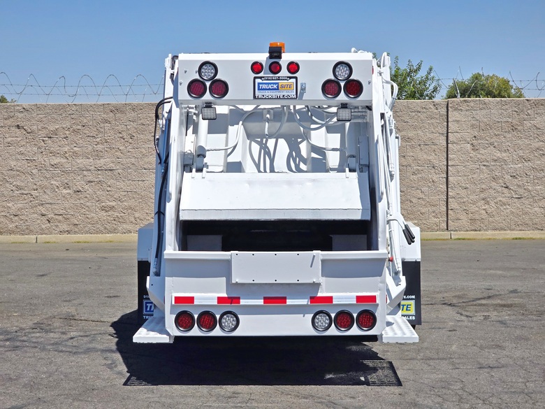 2008 Ford F550 New Way 8 Yard Rear Loader
