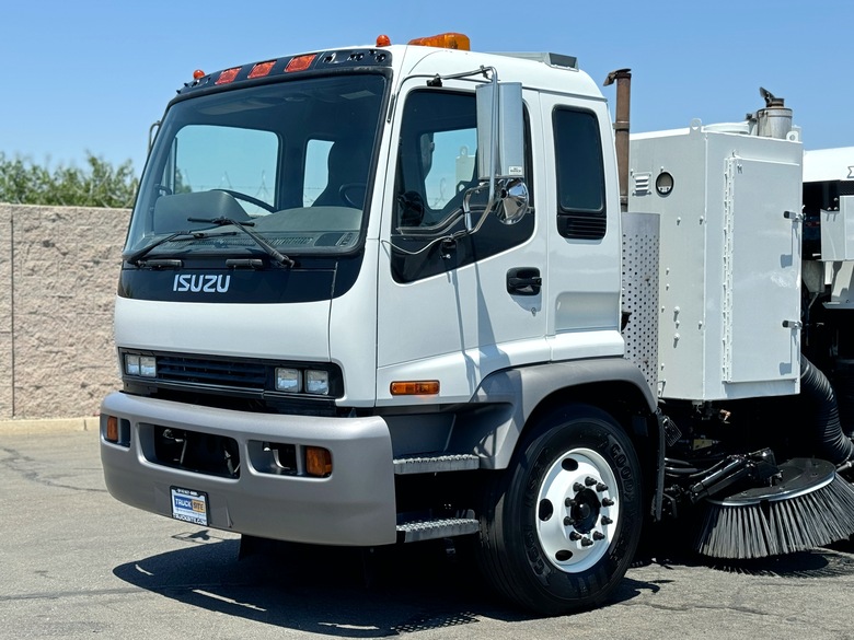 2008 Isuzu T7F Tymco DST-6 BAH Dustless Street Sweeper