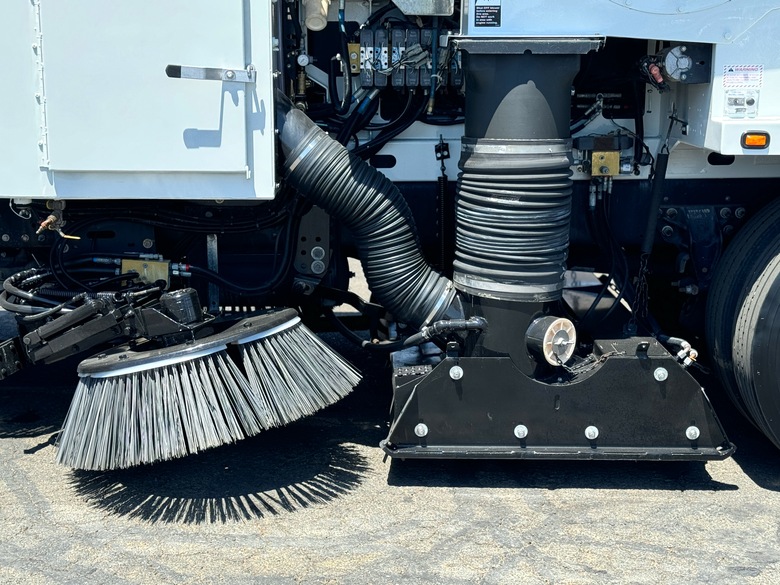 2008 Isuzu T7F Tymco DST-6 BAH Dustless Street Sweeper