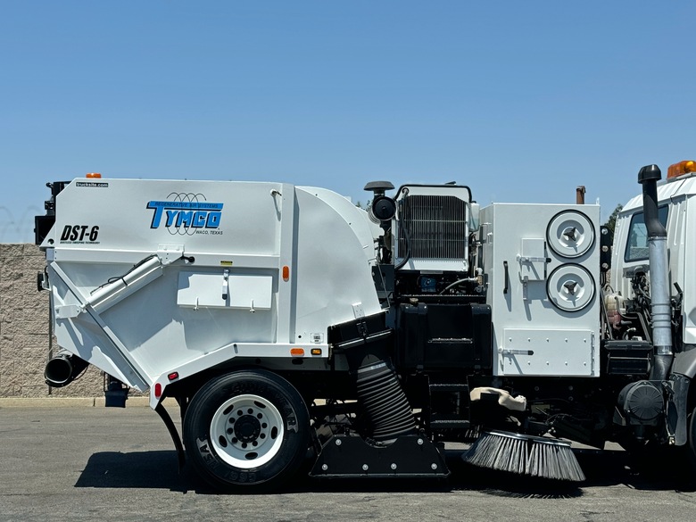 2008 Isuzu T7F Tymco DST-6 BAH Dustless Street Sweeper