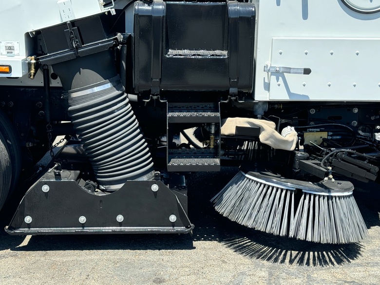 2008 Isuzu T7F Tymco DST-6 BAH Dustless Street Sweeper