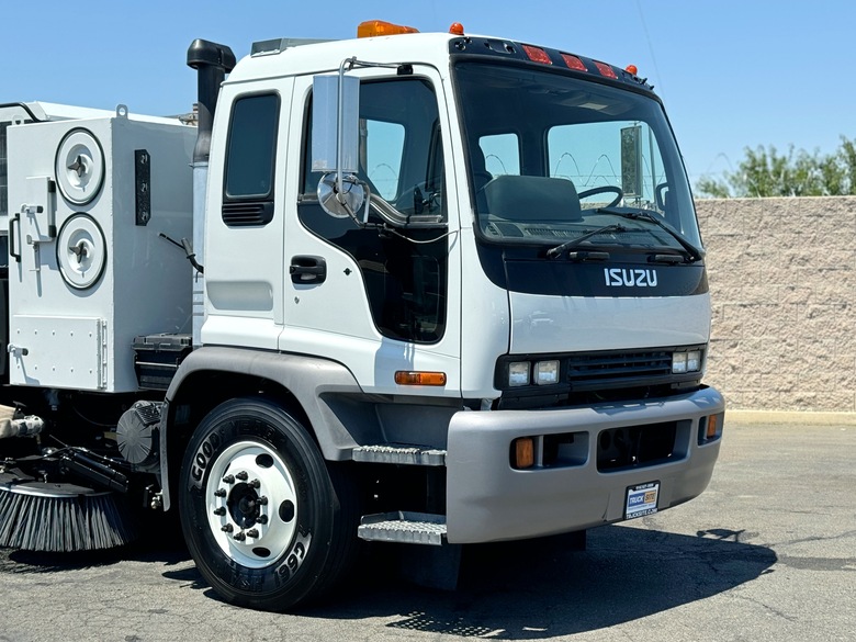 2008 Isuzu T7F Tymco DST-6 BAH Dustless Street Sweeper