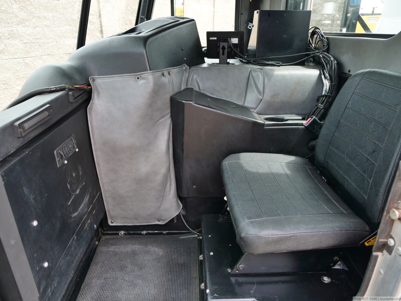 2009 Peterbilt 320 Amrep 18 Yard LNG Side Loader