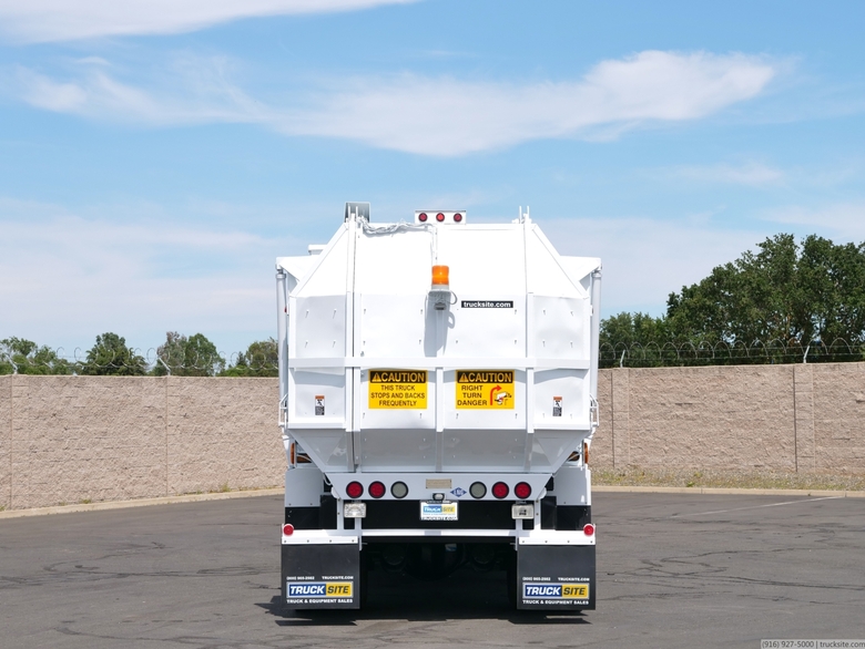 2009 Peterbilt 320 Amrep 18 Yard LNG Side Loader