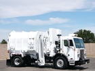 2009 Peterbilt 320 Amrep 18 Yard LNG Side Loader