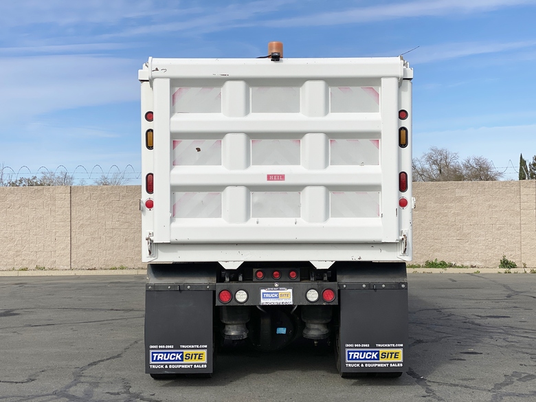 2009 Peterbilt 320 Heil HPT 23 Yard Tandem Axle Dump Truck