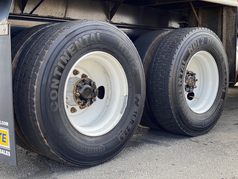 2009 Peterbilt 320 Heil HPT 23 Yard Tandem Axle Dump Truck