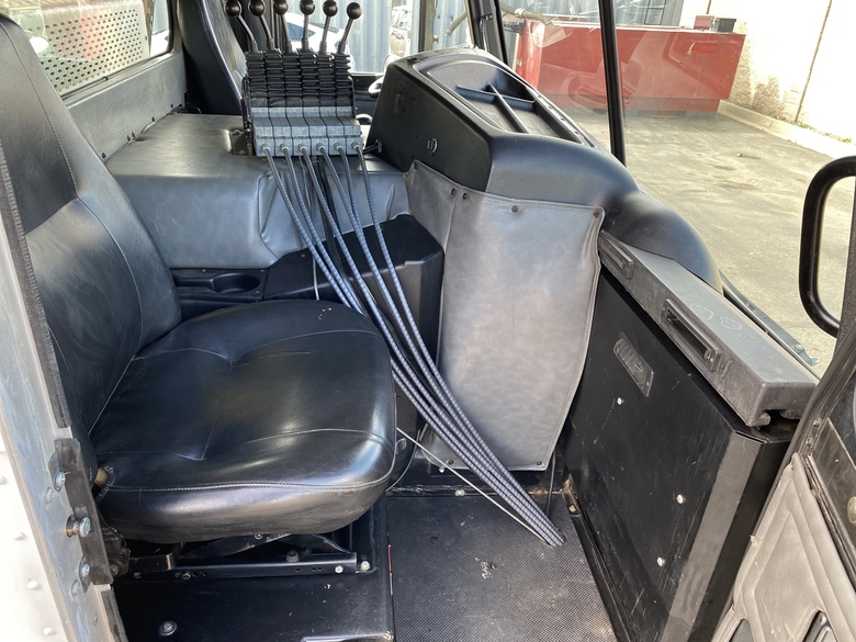 2009 Peterbilt 320 Heil HPT 23 Yard Tandem Axle Dump Truck
