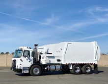 2011 Autocar Bridgeport Ranger 32 Yard Auto Side Loader