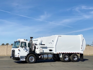 2011 Autocar Bridgeport Ranger 32 Yard Auto Side Loader