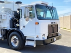 2011 Autocar Bridgeport Ranger 32 Yard Auto Side Loader