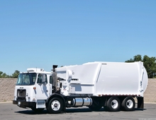 2011 Autocar Bridgeport Ranger 32 Yard Side Load Garbage Truck