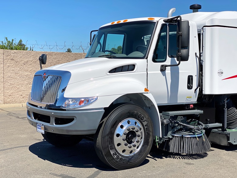 2011 International 4300 Elgin Crosswind Air Street Sweeper
