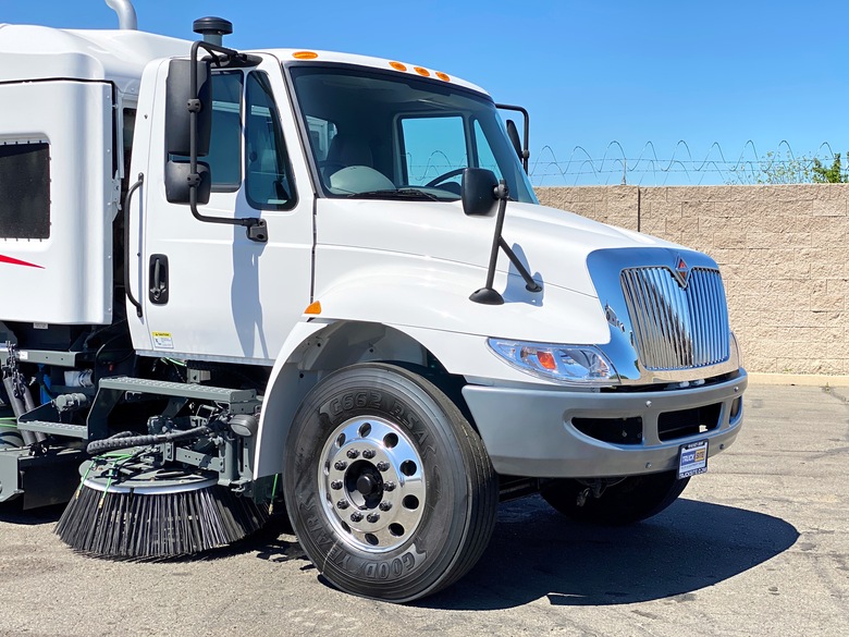 2011 International 4300 Elgin Crosswind Air Street Sweeper