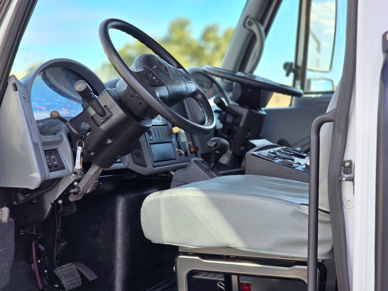 2011 International 4300 Elgin Crosswind Air Street Sweeper
