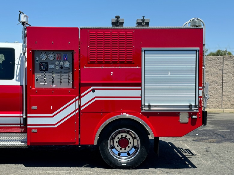 2011 Ford F550 4x4 Quick Attack Fire Truck