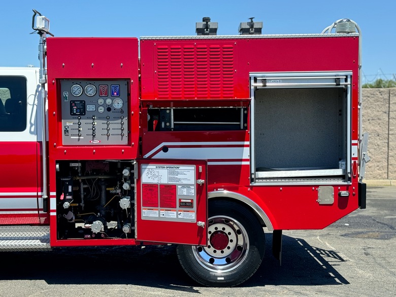 2011 Ford F550 4x4 Quick Attack Fire Truck