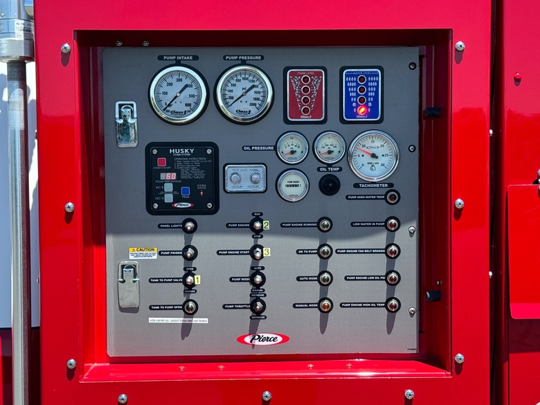 2011 Ford F550 4x4 Quick Attack Fire Truck