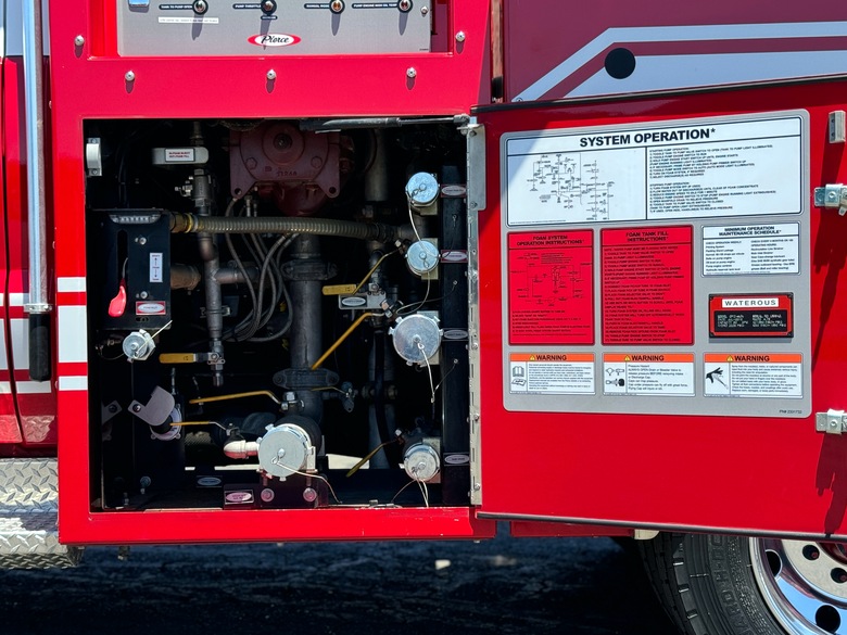 2011 Ford F550 4x4 Quick Attack Fire Truck