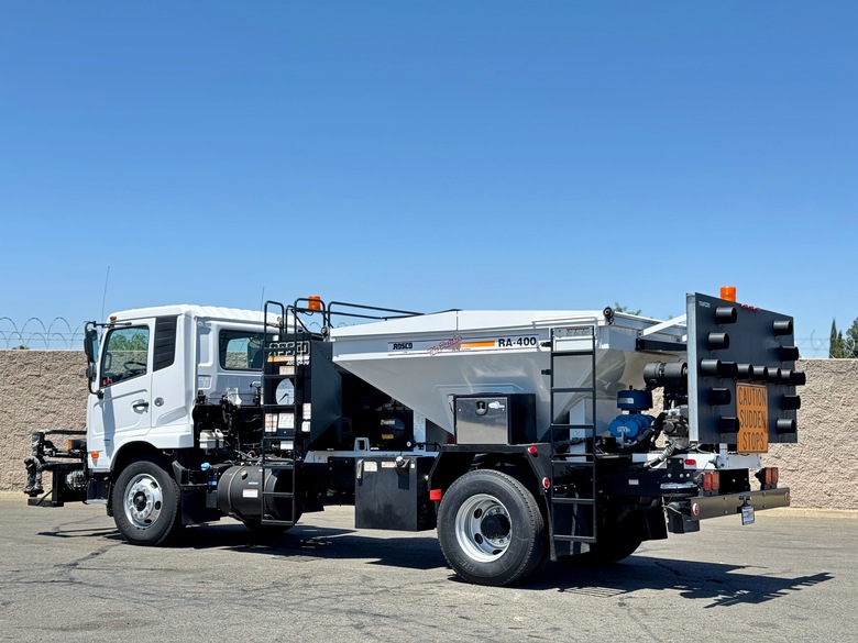 2012 Nissan UD Rosco RA 400 Patcher Truck
