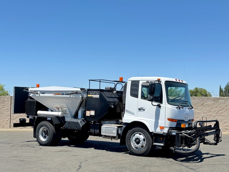 2012 Nissan UD Rosco RA 400 Patcher Truck