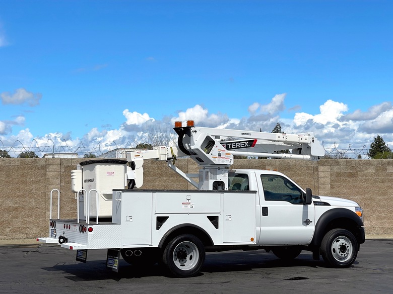 2012 Ford F550 Terex Hi-Ranger LT40 Articulating Bucket Truck