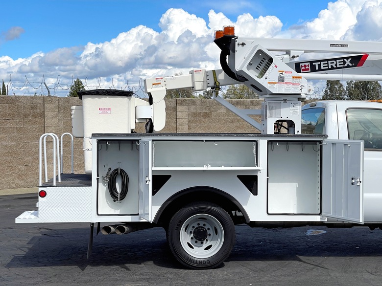 2012 Ford F550 Terex Hi-Ranger LT40 Articulating Bucket Truck