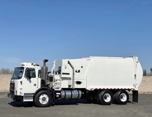 2013 Autocar Bridgeport Ranger 32 Yard ASL Garbage Truck