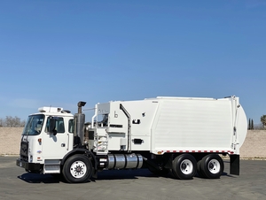 2013 Autocar Bridgeport Ranger 32 Yard ASL Garbage Truck