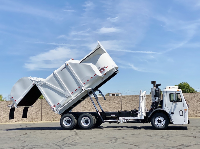 2013 Mack LEU613 Heil Rapid Rail 30 Yard ASL Garbage Truck