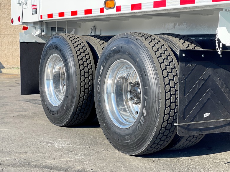 2015 Autocar 33 YD Heil DuraPack Automated Side Load Garbage Truck