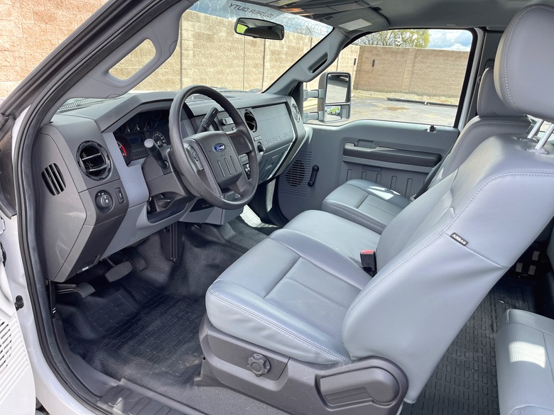 2016 Ford F550 Extended Cab Versalift SST40EIH Bucket Truck