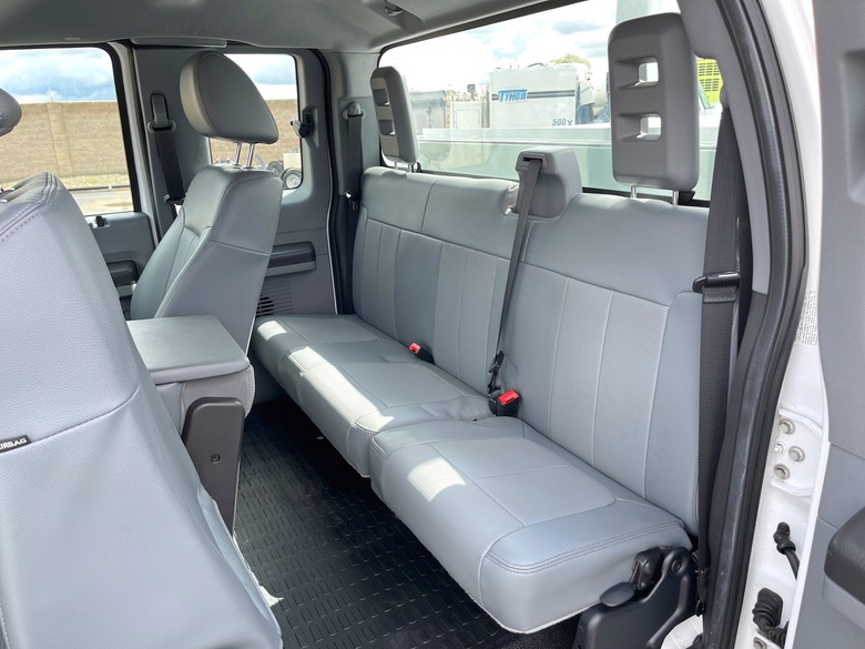 2016 Ford F550 Extended Cab Versalift SST40EIH Bucket Truck